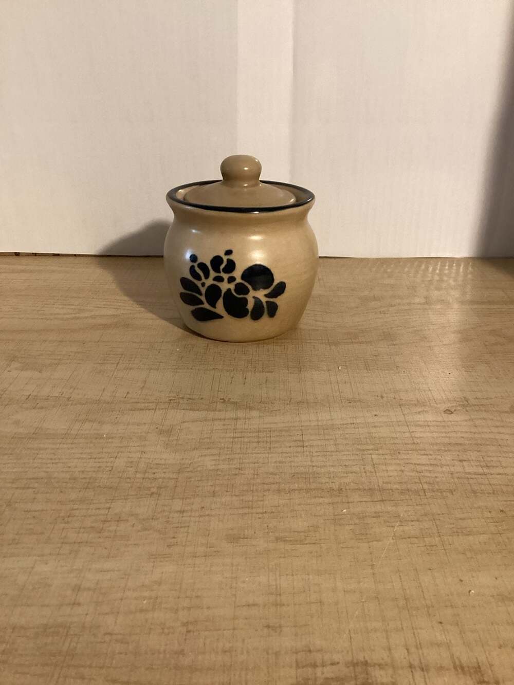 Pfaltzgraff Folk Art Stoneware Sugar Bowl With Lid